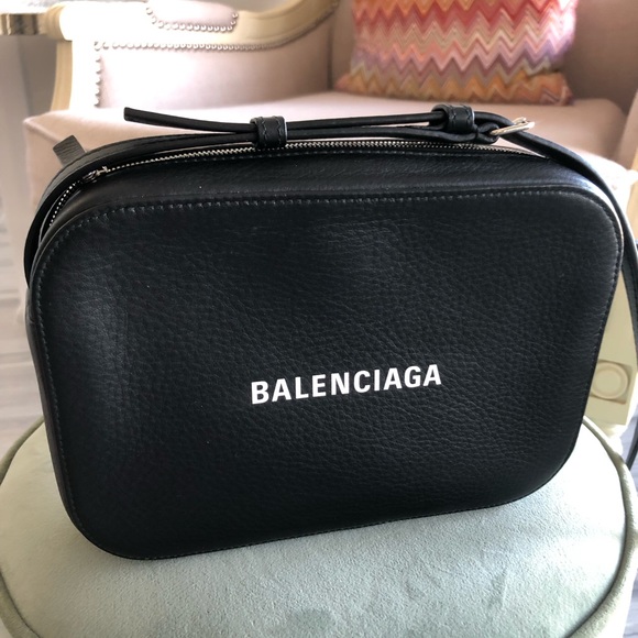 Balenciaga camera bag - Picture 1 of 6